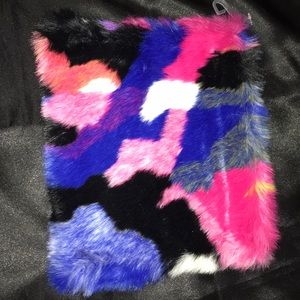 Fur clutch